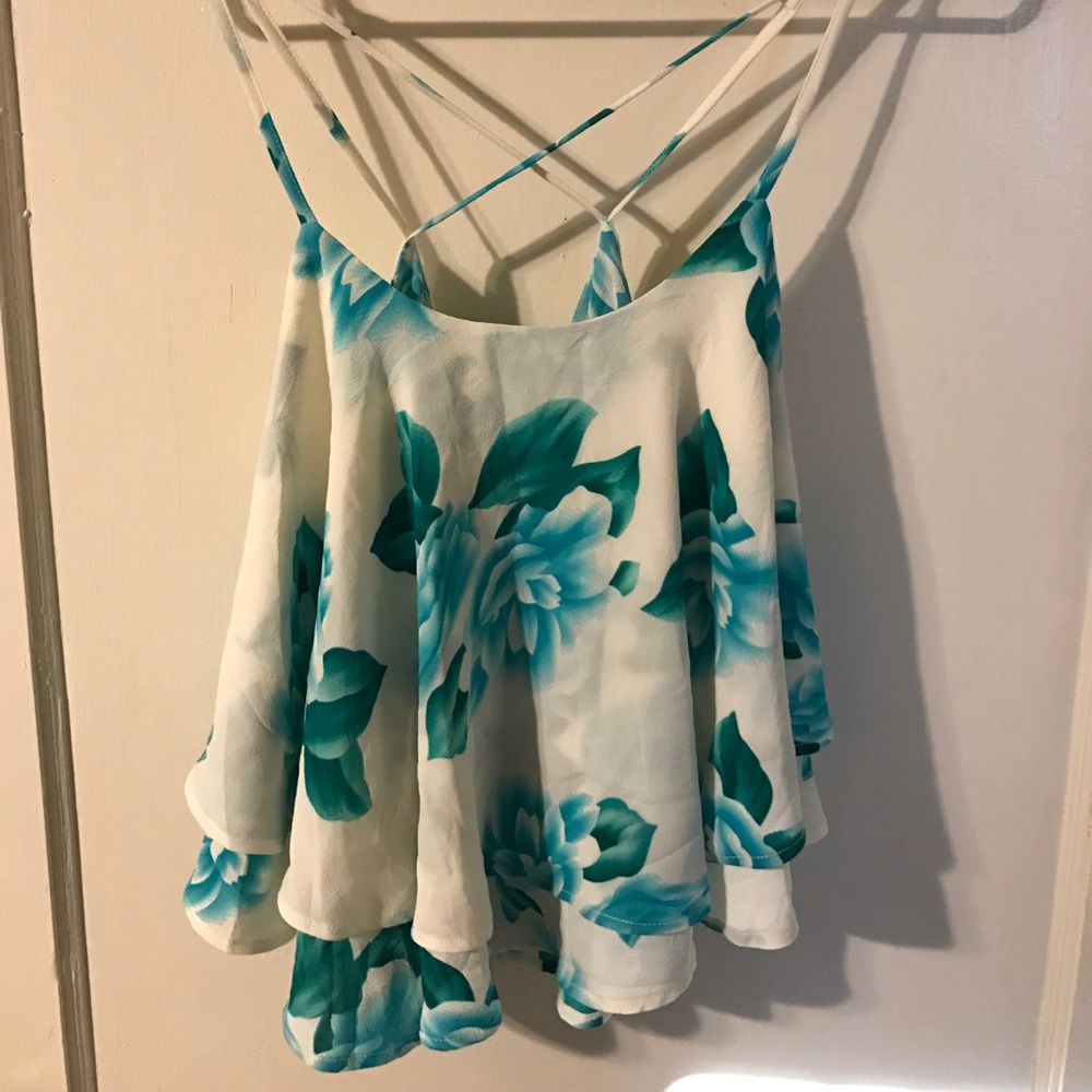 NWT Flowy Floral Cris-Cross Tank